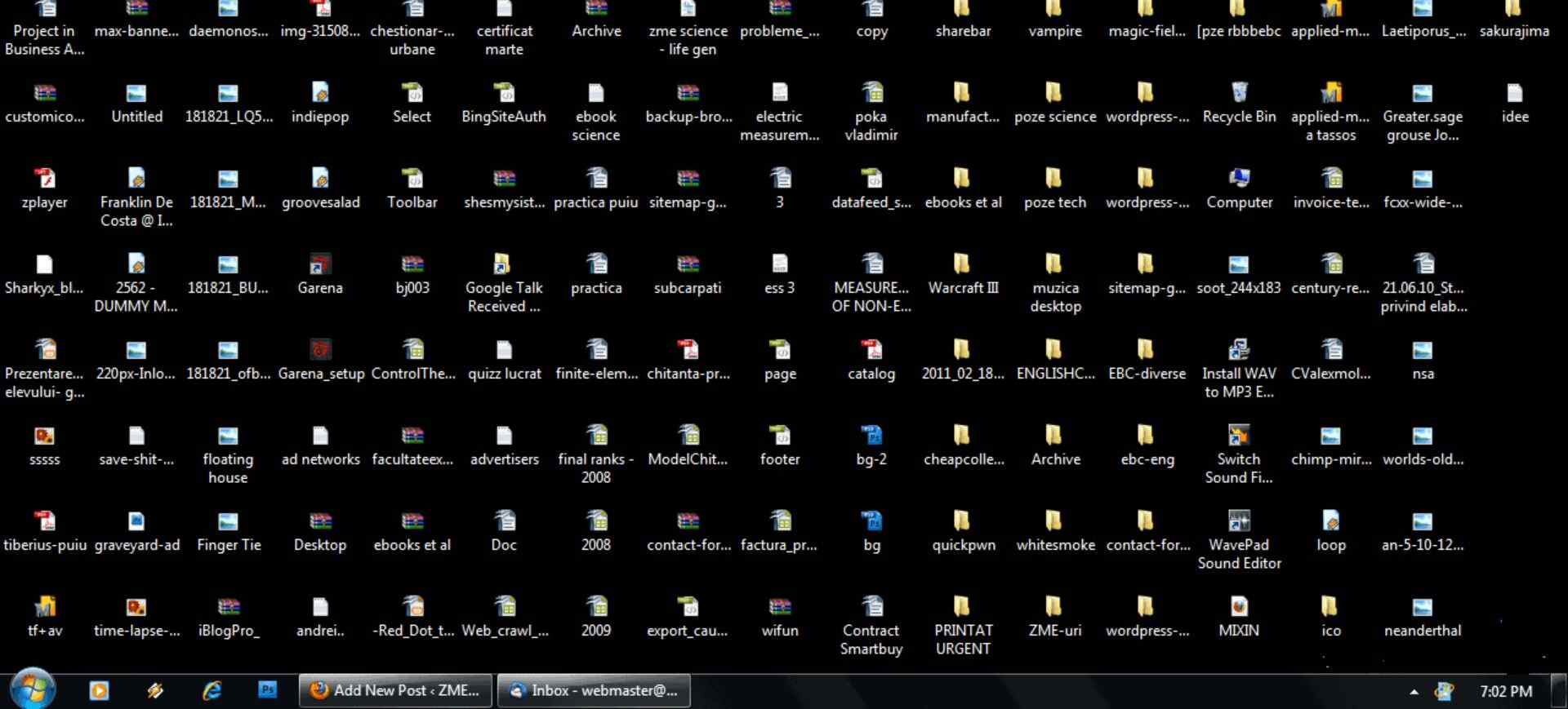 cluttered desktop